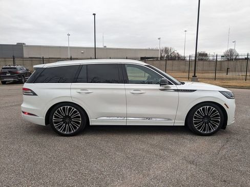 New 2025 Lincoln Aviator Black Label image 3