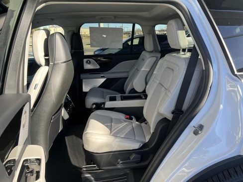 New 2026 Lincoln Aviator Reserve w/ Luxury Package image 12