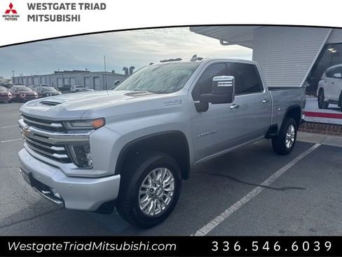Used 2020 Chevrolet Silverado 2500 High Country w/ Technology Package AWD/4WD image 4