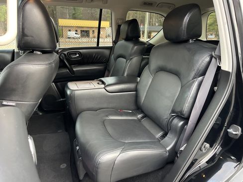 Used 2024 Nissan Armada SL w/ Captain's Chairs Package image 21