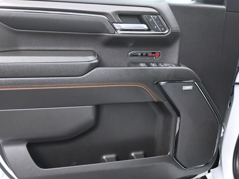 Used 2022 GMC Sierra 1500 AT4 w/ AT4 Preferred Package image 17