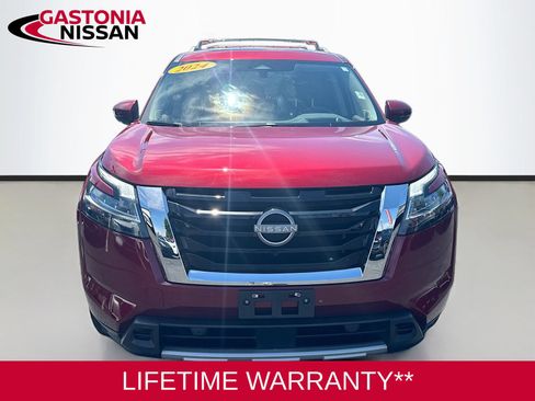 Used 2024 Nissan Pathfinder Platinum w/ Cargo Package FWD image 2