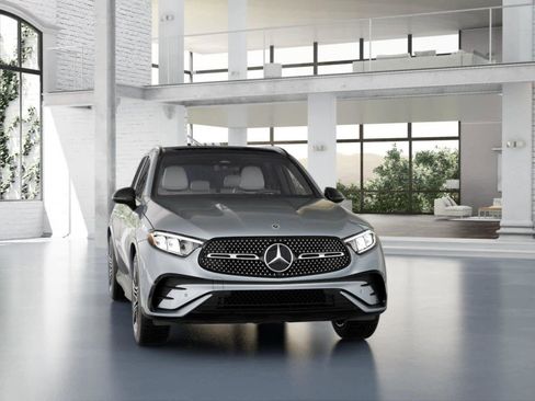 Used 2025 Mercedes-Benz GLC 300 image 8