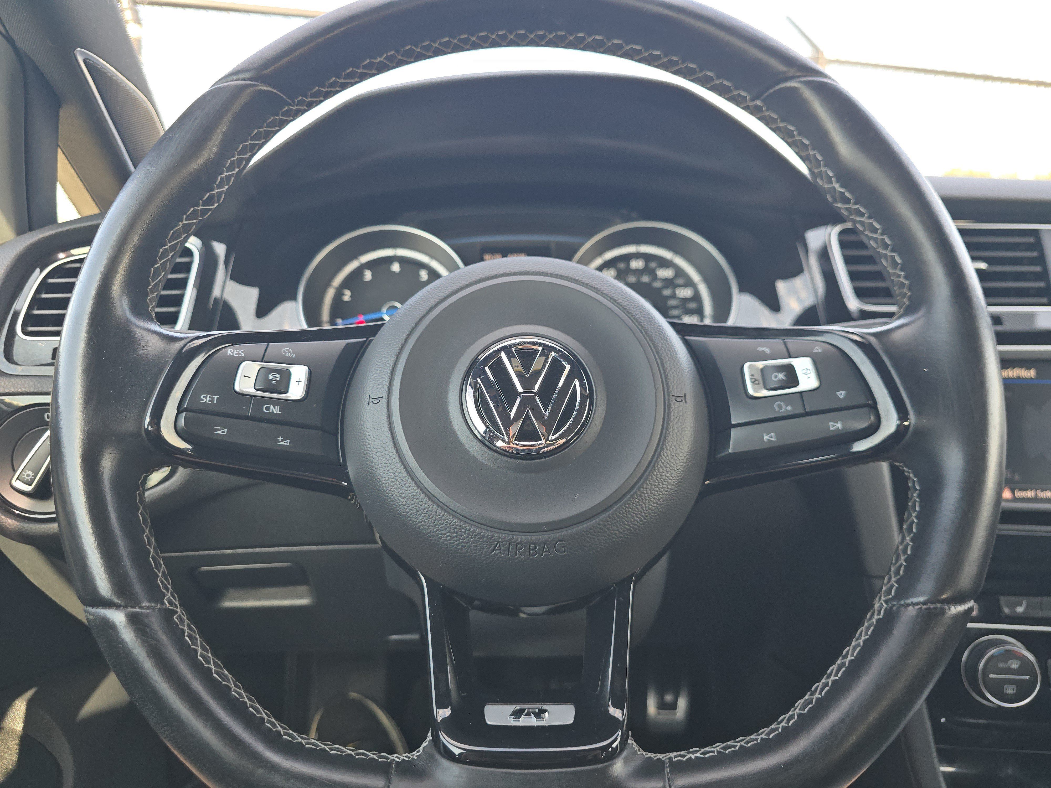 Used 2017 Volkswagen Golf R 4-Door AWD/4WD image 24