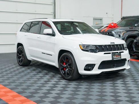 Used 2019 Jeep Grand Cherokee SRT AWD/4WD image 11