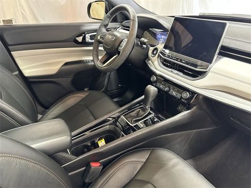 Used 2023 Jeep Compass Limited w/ Sun and Sound Group image 28