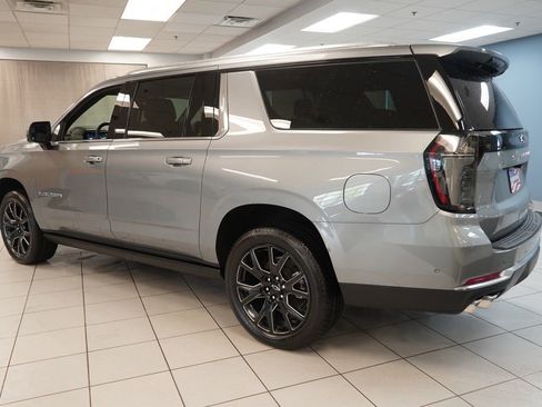 New 2026 Chevrolet Suburban High Country AWD/4WD image 7