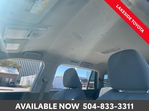 Used 2023 Toyota Highlander L image 30