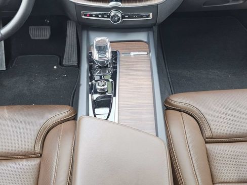 Used 2022 Volvo XC60 B5 Inscription w/ Advanced Package FWD image 19