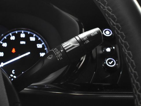 Used 2023 Buick Envision Essence FWD image 16