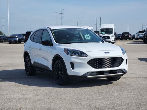Used 2020 Ford Escape SE Sport AWD/4WD image 3