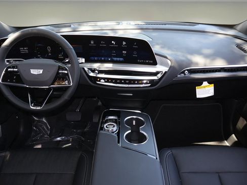 New 2025 Cadillac Lyriq Luxury image 14