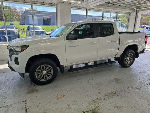 Certified 2023 Chevrolet Colorado LT AWD/4WD image 2