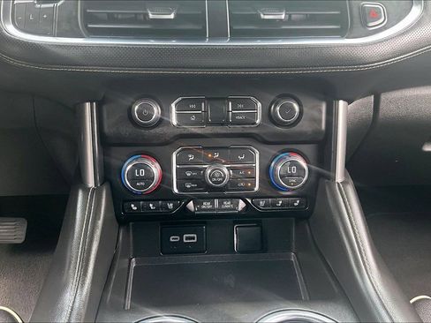 Used 2023 Chevrolet Tahoe Premier AWD/4WD image 44