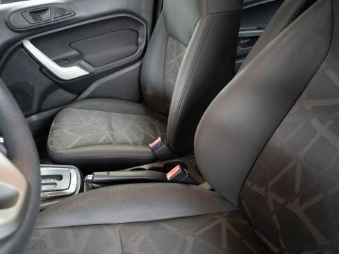 Used 2012 Ford Fiesta SE image 10