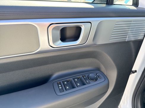 New 2026 Hyundai Santa Fe SE image 16