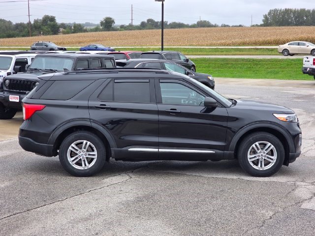 Used 2023 Ford Explorer XLT w/ Equipment Group 202A AWD/4WD image 9