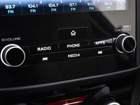 Used 2024 Subaru Forester Limited image 32