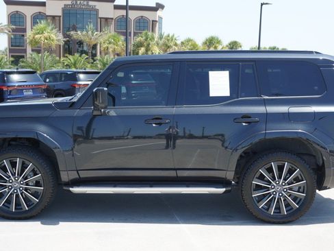 Certified 2024 Lexus GX 550 w/ Accessory Package (Z1) AWD/4WD image 5