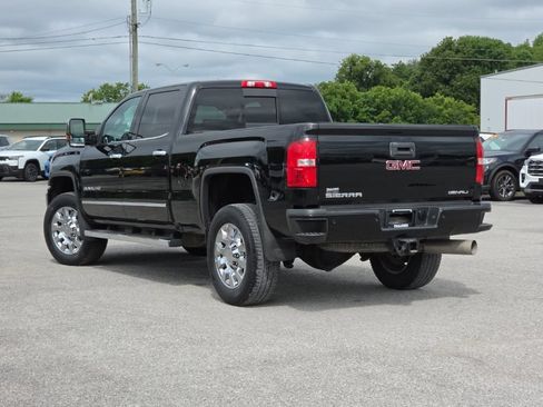 Used 2019 GMC Sierra 2500 Denali w/ Duramax Plus Package AWD/4WD image 5