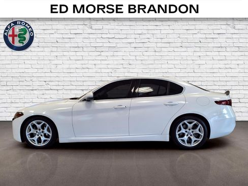 Used 2020 Alfa Romeo Giulia Ti RWD image 2