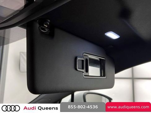 Used 2025 Audi Q4 e-tron Prestige image 33