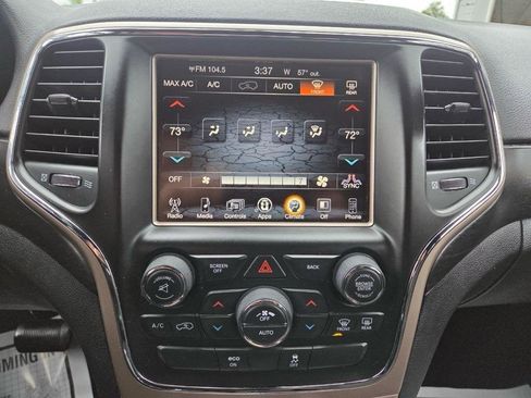 Used 2014 Jeep Grand Cherokee Laredo w/ 18" Wheel & 8.4" Radio Group AWD/4WD image 20