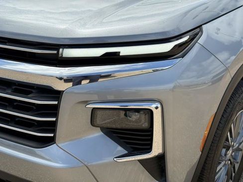 Used 2026 Chevrolet Traverse LT FWD image 15