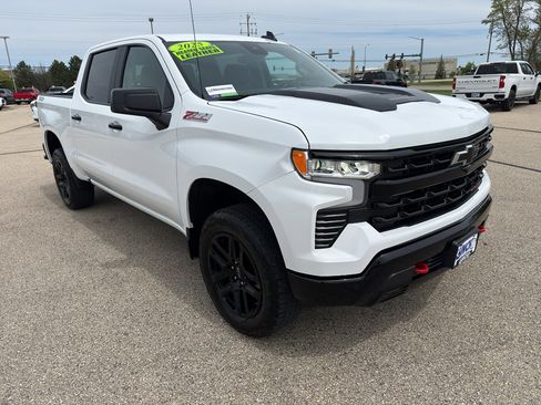 Used 2025 Chevrolet Silverado 1500 LT Trail Boss w/ Convenience Package II AWD/4WD image 7
