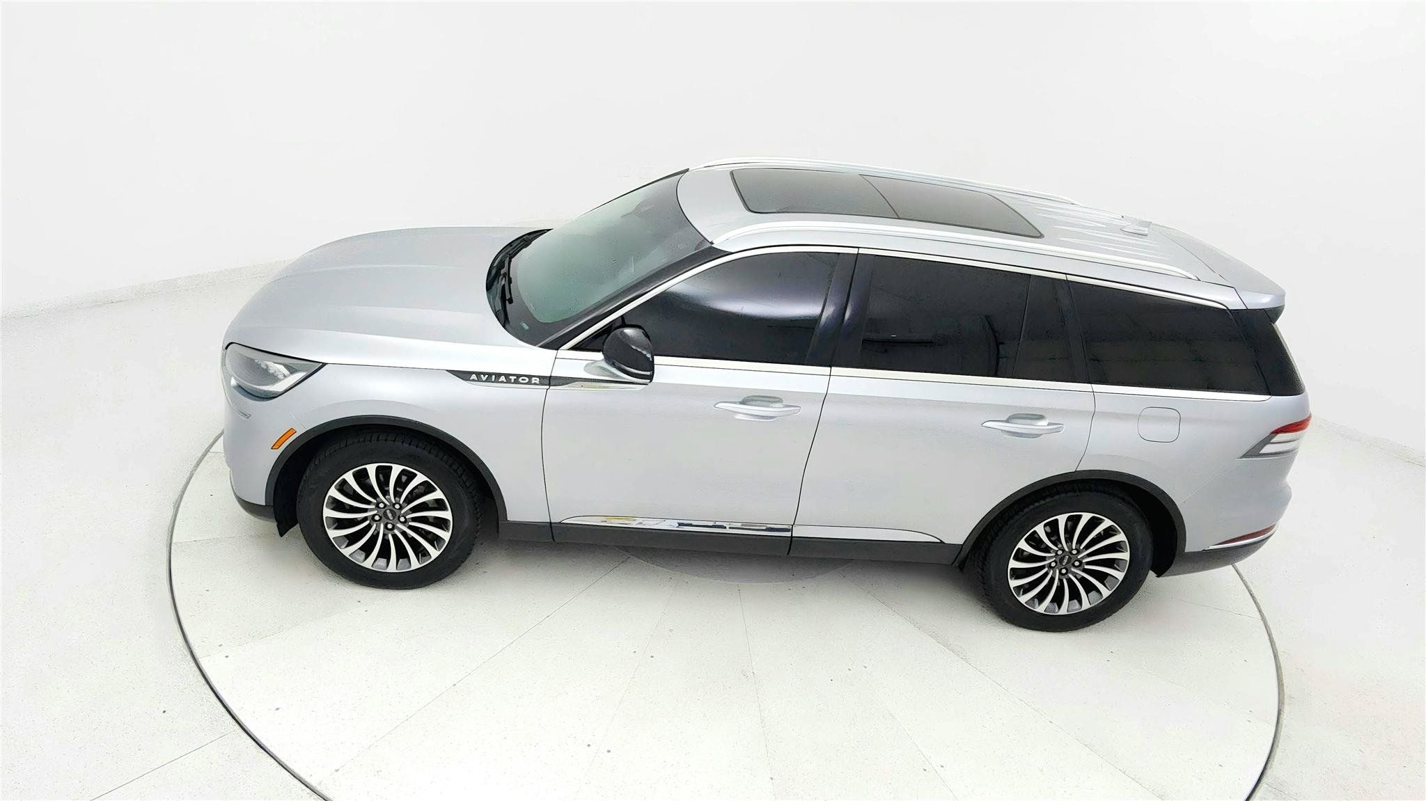 Used 2020 Lincoln Aviator Reserve w/ Elements Package Plus AWD/4WD image 14