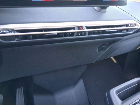 New 2026 BMW iX xDrive60 image 26