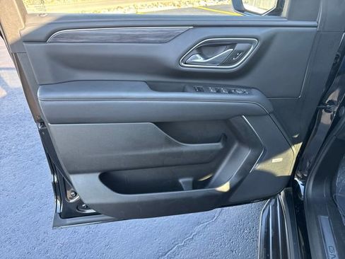 Used 2023 GMC Yukon XL SLT image 10