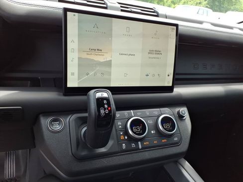 Certified 2025 Land Rover Defender 110 X-Dynamic SE AWD/4WD image 19