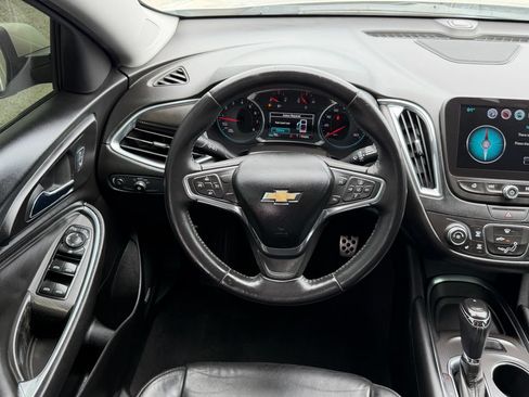 Used 2016 Chevrolet Malibu LT w/ Leather Package FWD image 13
