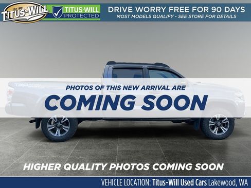 Used 2018 Toyota Tacoma TRD Sport image 4