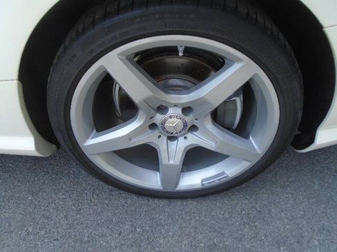 Used 2013 Mercedes-Benz SL 550 image 17