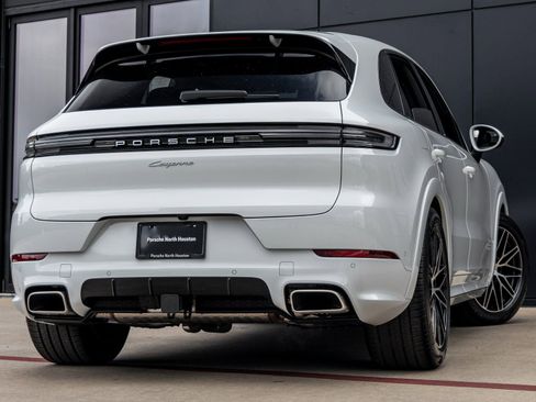 New 2026 Porsche Cayenne AWD/4WD image 11