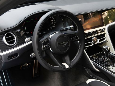 New 2026 Bentley Flying Spur Plug-In Hybrid image 14