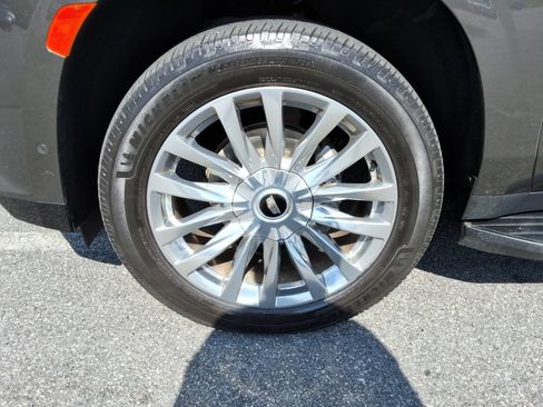 Certified 2021 Cadillac Escalade Premium Luxury AWD/4WD image 6