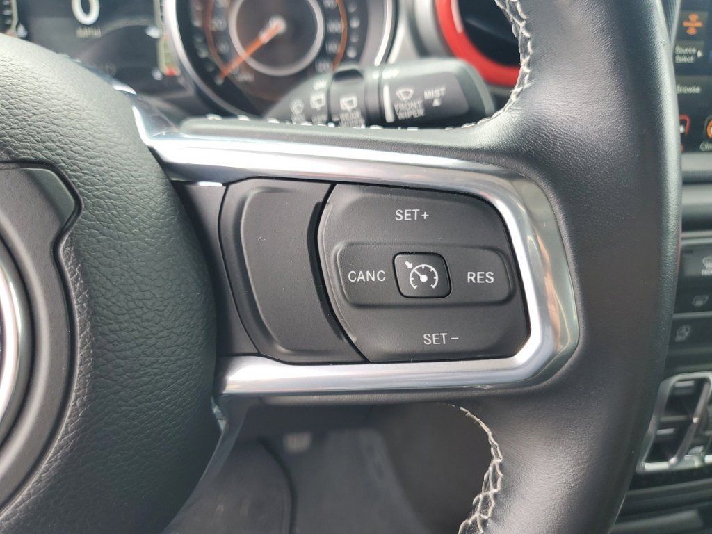 Used 2022 Jeep Wrangler Unlimited Sahara AWD/4WD image 15