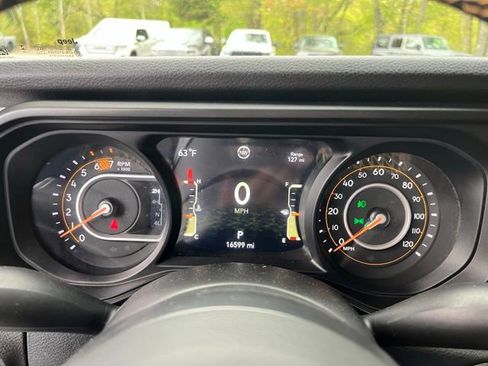 Used 2024 Jeep Wrangler Unlimited Sport AWD/4WD image 28