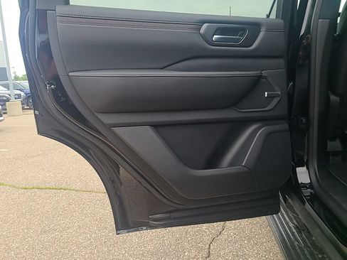 New 2026 Nissan Armada SL w/ Captain's Chari Seat Package AWD/4WD image 22