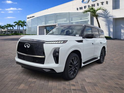 New 2026 INFINITI QX80 Autograph w/ Premium Cargo Package image 3