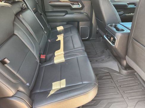 Used 2022 GMC Sierra 1500 SLT AWD/4WD image 31