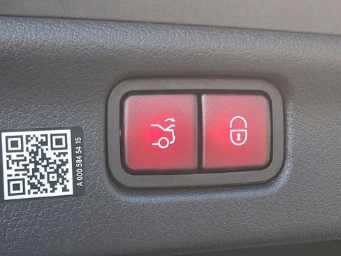 Certified 2024 Mercedes-Benz C 300 4MATIC Sedan image 28