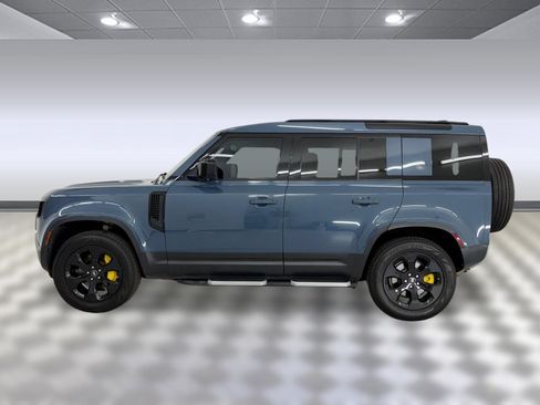 Used 2020 Land Rover Defender 110 SE AWD/4WD image 2