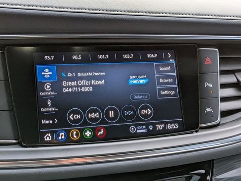 Used 2023 Buick Enclave Essence image 19