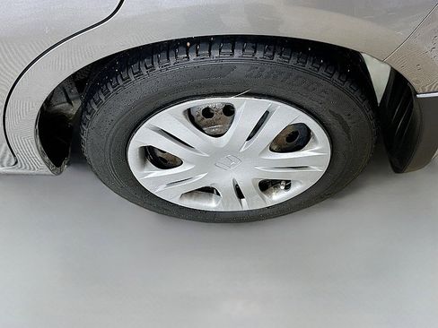 Used 2010 Honda Fit 5d Hatchback Base Auto image 28