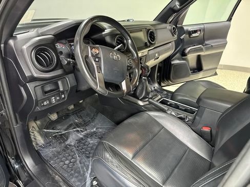 Used 2019 Toyota Tacoma SR AWD/4WD image 10