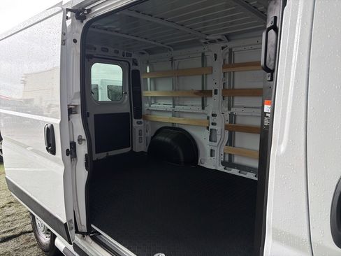 Used 2025 RAM ProMaster 2500 w/ U-Haul Equipment Group image 15